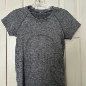 Lululemon Swiftly Tech Short-Sleeve Shirt 2.0 Hip Length